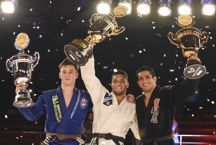 Isaque Bahiense é o novo rei; Norueguês surpreende o público com jiu-jitsu técnico e explosivo